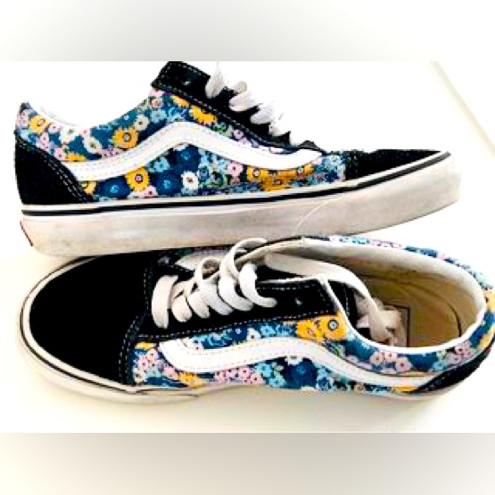 VANS off the wall flower style sneaker